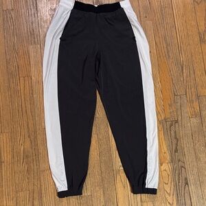 Lululemon Athletica Women’s size 8 Adaptive State High Rise color block jogger